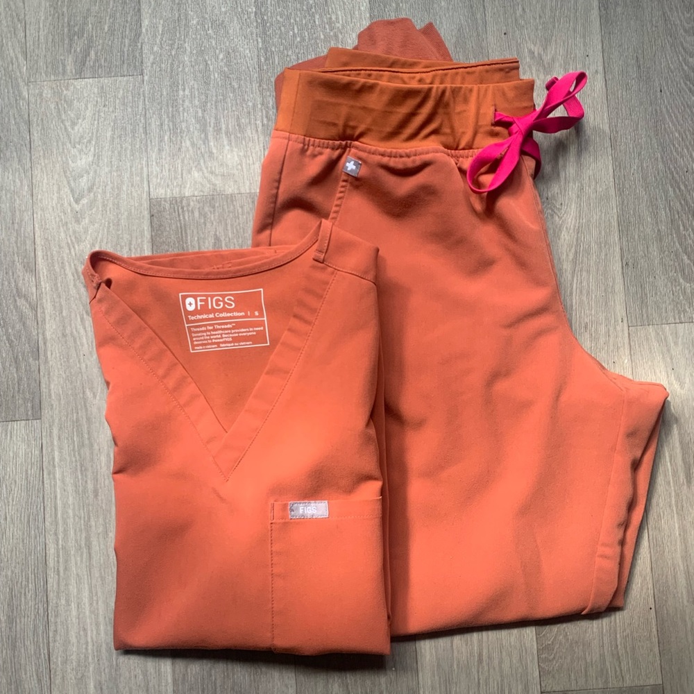 Figs Terracotta scrubs 🧡🍑✨